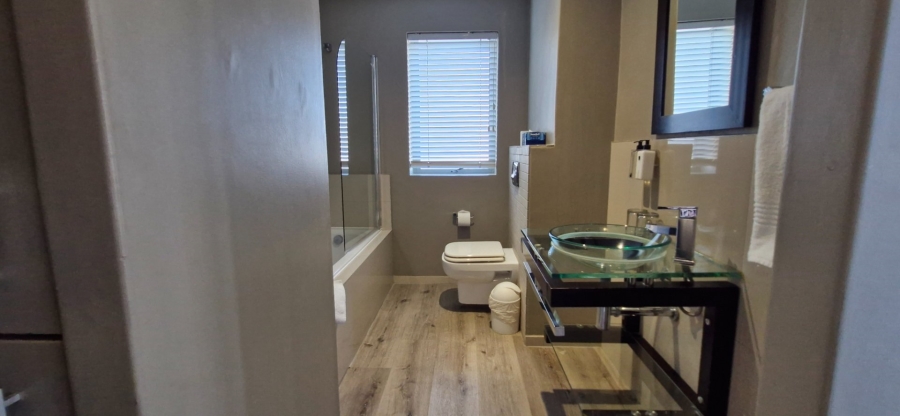  Bedroom Property for Sale in Bloubergstrand Western Cape